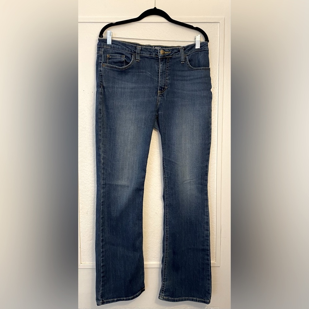 Lee Jeans Regular Fit, Boot Cut, Mid-rise, Size 12M